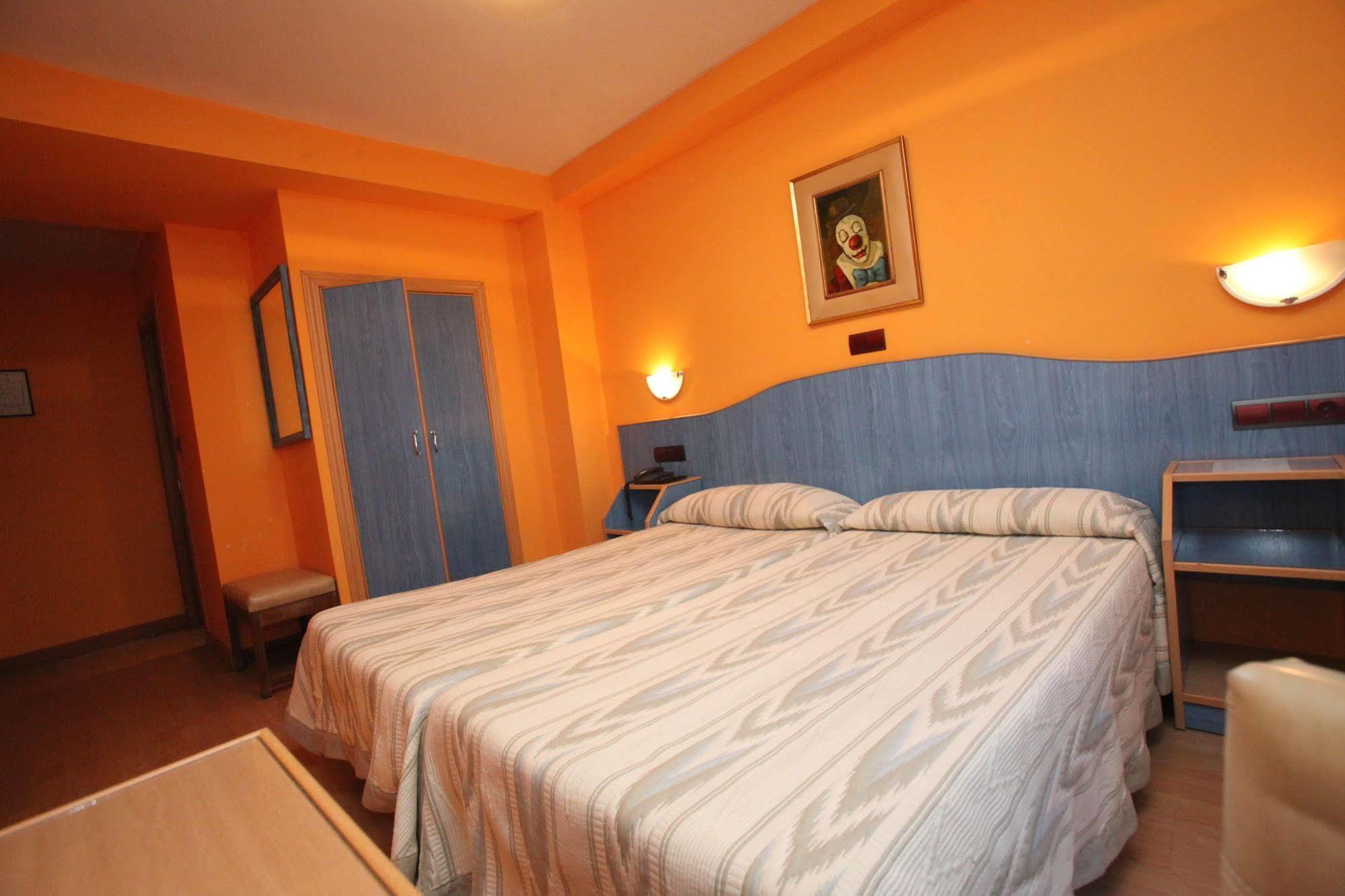 Hostal Don Suero León Εξωτερικό φωτογραφία