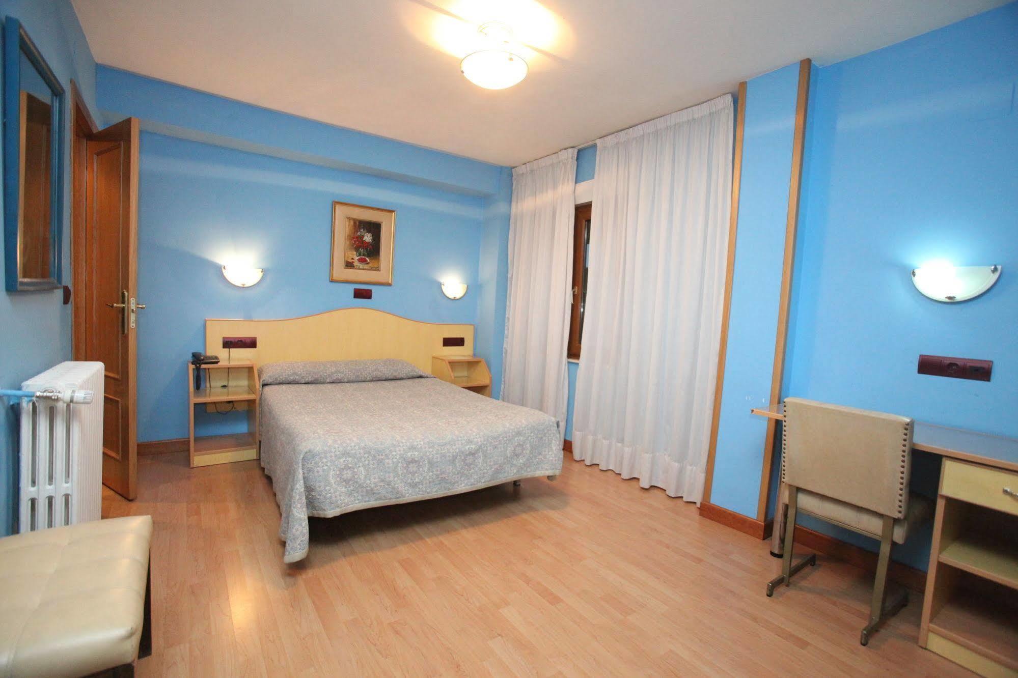 Hostal Don Suero León Εξωτερικό φωτογραφία