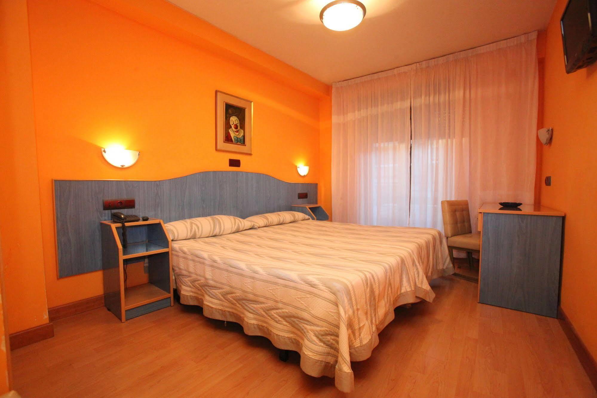 Hostal Don Suero León Εξωτερικό φωτογραφία
